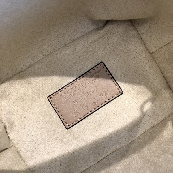 ルイヴィトンバッグ着用イメージ